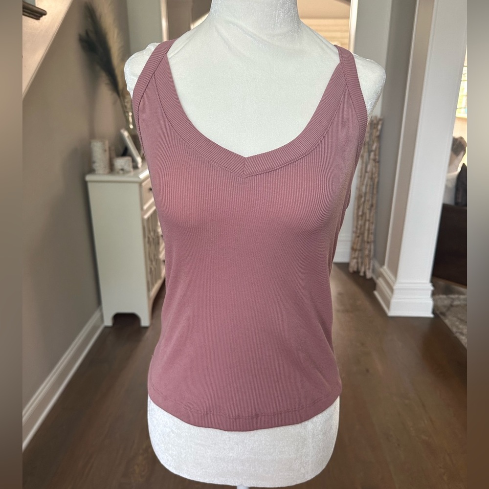Lizard Thicket Mauve Ribbed Tank Top- size small